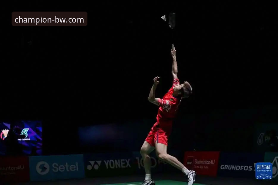 国羽男单八年等待终结，石宇奇亚锦赛登顶最新战报